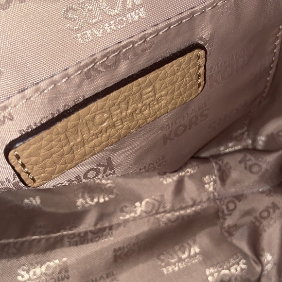 NWT Tan Michael Kors Purse - Picture 6 of 7